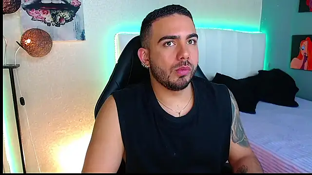 Snapshot of adamhairy chatting on May 26, 2026, 7:43 pm adamhairy online show from May 26, 2026, 7:43 pm