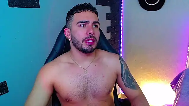 Snapshot of adamhairy chatting on July 1, 2026, 7:24 pm adamhairy online show from July 1, 2026, 7:24 pm