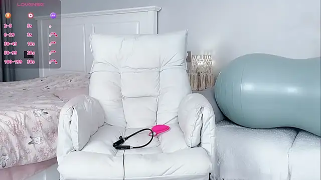 Snapshot of B-Yaya chatting on October 1, 2025, 3:51 pm B-Yaya online show from October 1, 2025, 3:51 pm