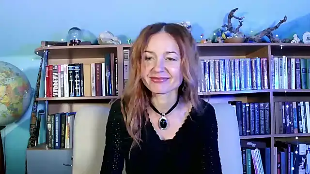 Foxilady357 online show from October 31, 2025, 3:35 pm