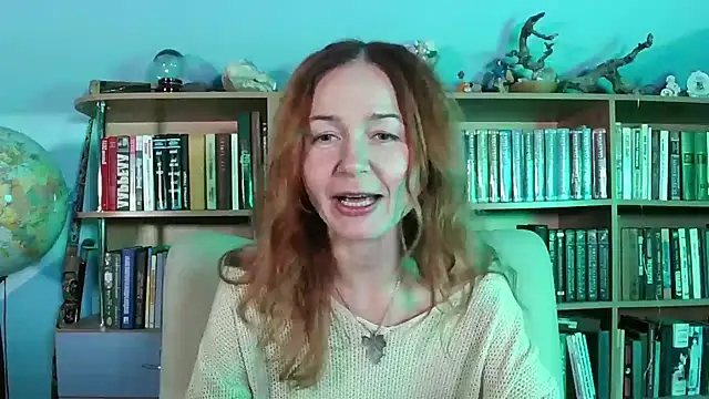 Foxilady357 online show from November 19, 2025, 5:46 pm