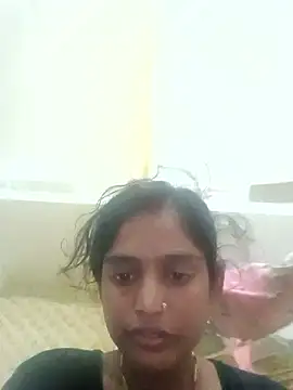 Guriya0076 online show from November 9, 2025, 6:39 pm