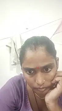 Snapshot of Guriya0076 chatting on July 19, 2026, 12:42 pm Guriya0076 online show from July 19, 2026, 12:42 pm