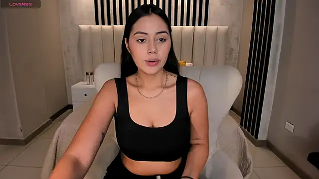 AmbarJames  online show from June 3, 2026, 11:57 am