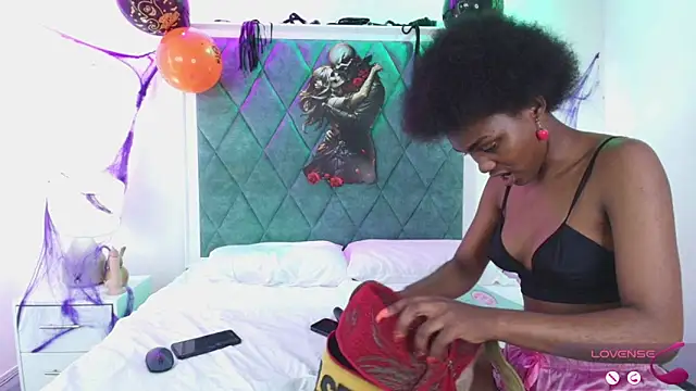 Snapshot of Asha_zuri_and_adam chatting on October 30, 2025, 12:39 pm Asha zuri and adam online show from October 30, 2025, 12:39 pm