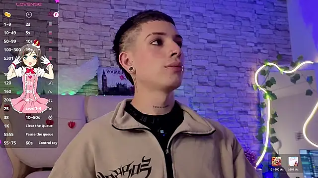 boyfox tay online show from February 11, 2026, 7:41 pm