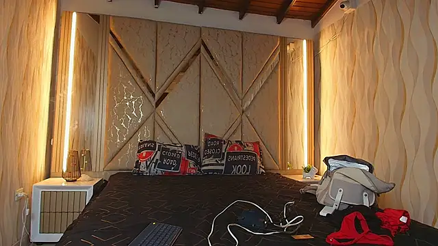 Hotcouple 222 online show from March 31, 2026, 7:20 am