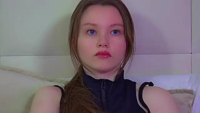 Snapshot of KeiraAsti chatting on April 28, 2026, 2:27 am KeiraAsti online show from April 28, 2026, 2:27 am