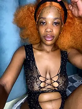 Snapshot of Caramel_Mellow chatting on January 16, 2026, 11:31 pm Caramel Mellow online show from January 16, 2026, 11:31 pm