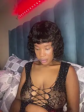 Snapshot of Caramel_Mellow chatting on February 18, 2026, 9:22 pm Caramel Mellow online show from February 18, 2026, 9:22 pm