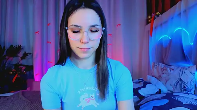 -CindyLou online show from January 13, 2026, 5:35 am