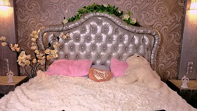 -CindyLou online show from February 16, 2026, 5:47 am