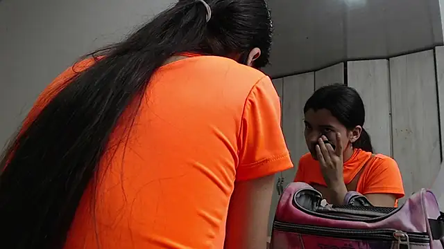 pinky f00x online show from September 25, 2025, 11:19 pm