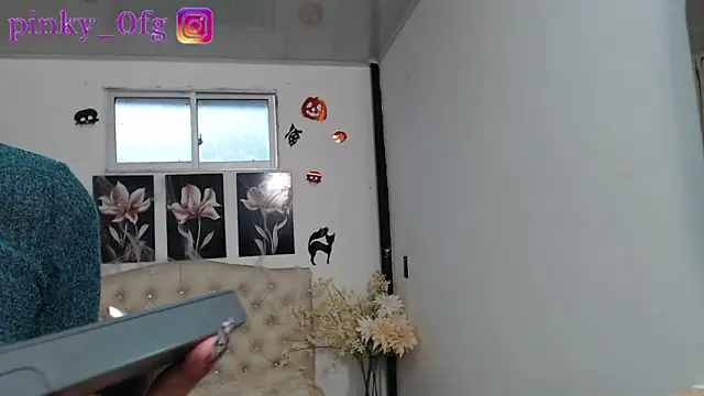 pinky f00x online show from October 16, 2025, 10:00 pm