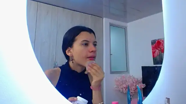 pinky f00x online show from January 7, 2026, 7:38 pm