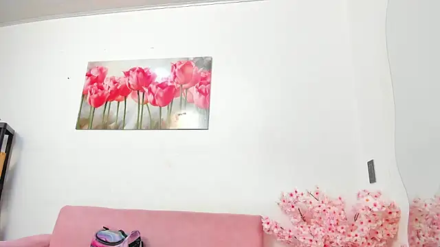 Snapshot of pinky_f00x chatting on June 2, 2026, 7:38 pm pinky f00x online show from June 2, 2026, 7:38 pm