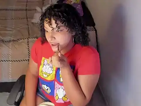 chloe kisses online show from March 3, 2026, 11:38 am