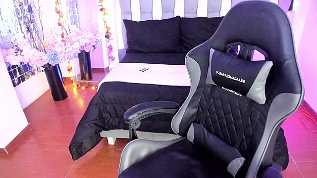 Adaara Rey online show from December 13, 2025, 7:53 pm