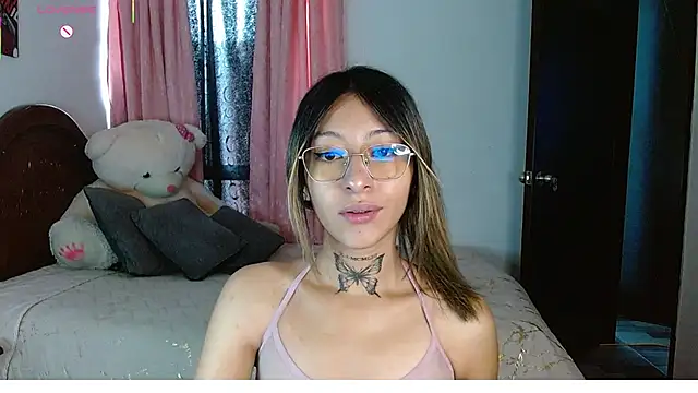 Snapshot of Hoolly_Jones chatting on February 3, 2026, 2:00 pm Hoolly Jones online show from February 3, 2026, 2:00 pm