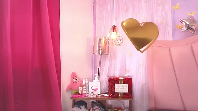 Snapshot of liz7skinny chatting on February 25, 2026, 9:35 pm liz7skinny online show from February 25, 2026, 9:35 pm