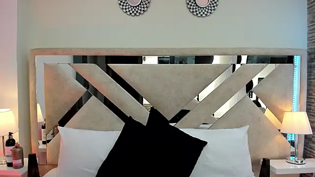 ximena vasquez8 online show from April 13, 2026, 3:56 am