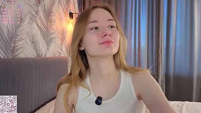 ElvinaRose online show from April 14, 2026, 2:50 am