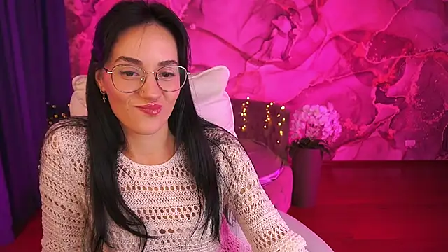 EviLune online show from October 7, 2025, 6:21 am