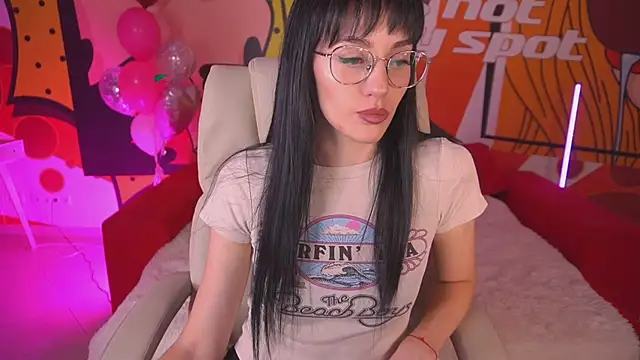 EviLune online show from February 20, 2026, 9:15 pm