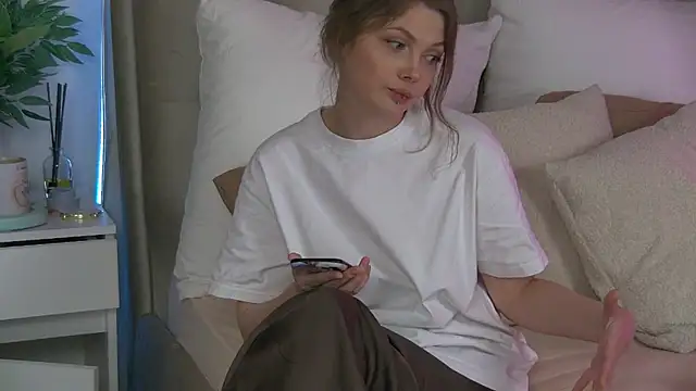 Snapshot of miamunn chatting on September 19, 2025, 3:45 pm miamunn online show from September 19, 2025, 3:45 pm