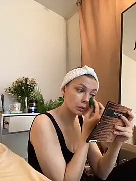 Snapshot of miamunn chatting on October 18, 2025, 7:58 pm miamunn online show from October 18, 2025, 7:58 pm