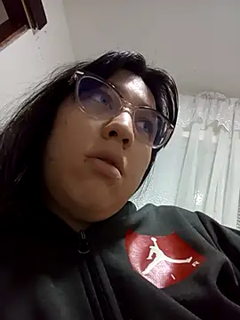 lareinalareinadelanal online show from November 8, 2025, 1:11 pm