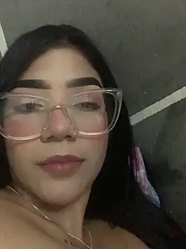 ElaRose 12 online show from November 25, 2025, 6:52 pm