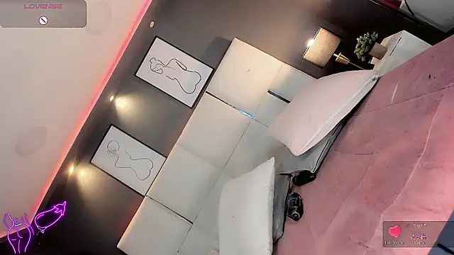 LiaFernandaa online show from March 21, 2026, 1:16 pm