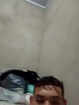 Snapshot of Henriquepauzao10 chatting on October 16, 2025, 2:45 am Henriquepauzao10 online show from October 16, 2025, 2:45 am