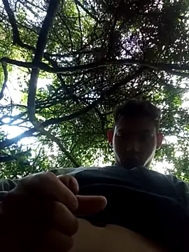 Snapshot of Henriquepauzao10 chatting on October 18, 2025, 8:42 pm Henriquepauzao10 online show from October 18, 2025, 8:42 pm