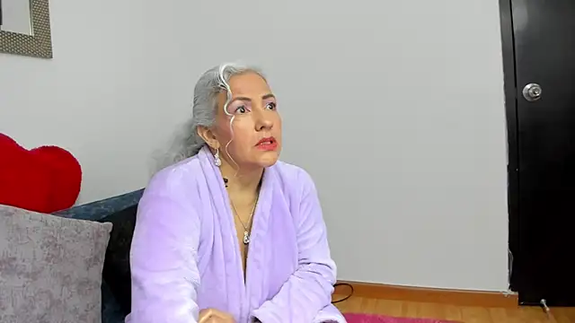 Snapshot of marilyn70 chatting on November 16, 2025, 1:33 am marilyn70 online show from November 16, 2025, 1:33 am