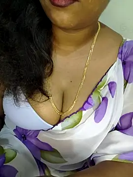 Snapshot of Anu_Reddy_10 chatting on September 17, 2025, 5:03 pm Anu Reddy 10 online show from September 17, 2025, 5:03 pm