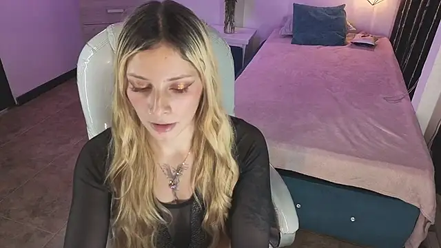 Jennaa Cooper online show from November 12, 2025, 9:47 pm