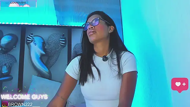  naomibrown  online show from September 27, 2025, 4:39 am