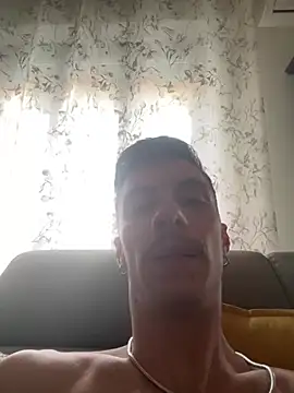 Lucamilano1991 online show from April 5, 2026, 5:10 pm