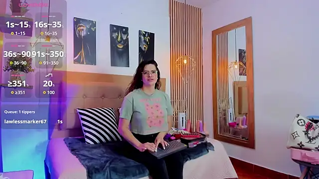  samanthaa foxx online show from October 8, 2025, 10:57 am