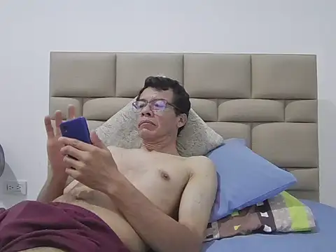 skinnylatino51 online show from March 14, 2026, 12:39 am