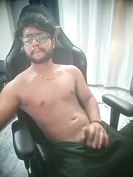 Kartikkartik8595 online show from April 3, 2026, 9:35 pm