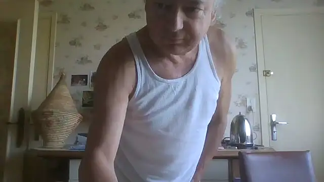 Snapshot of gegevincent chatting on June 15, 2026, 7:43 am gegevincent online show from June 15, 2026, 7:43 am