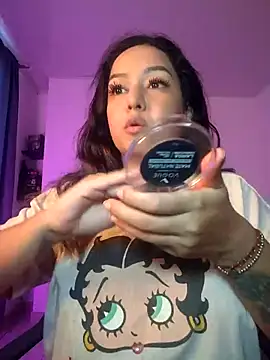 Abbyjoness21 online show from September 20, 2025, 9:38 pm