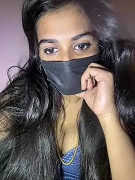 umairahaasan 1 online show from March 7, 2026, 9:39 am