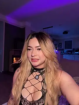 OriannaFox online show from December 17, 2025, 9:10 pm