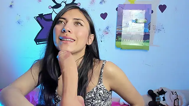 Alanaloiiss  online show from September 24, 2025, 2:04 am