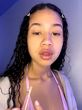 jadee8 online show from November 29, 2025, 11:57 am