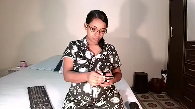 Snapshot of indiansweetflava chatting on April 6, 2026, 4:57 am indiansweetflava online show from April 6, 2026, 4:57 am